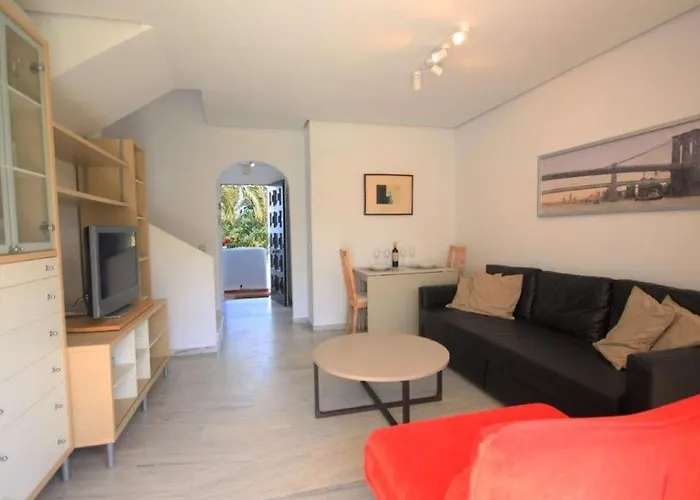 Beautiful Holiday Home in Andalucía near Sebeach